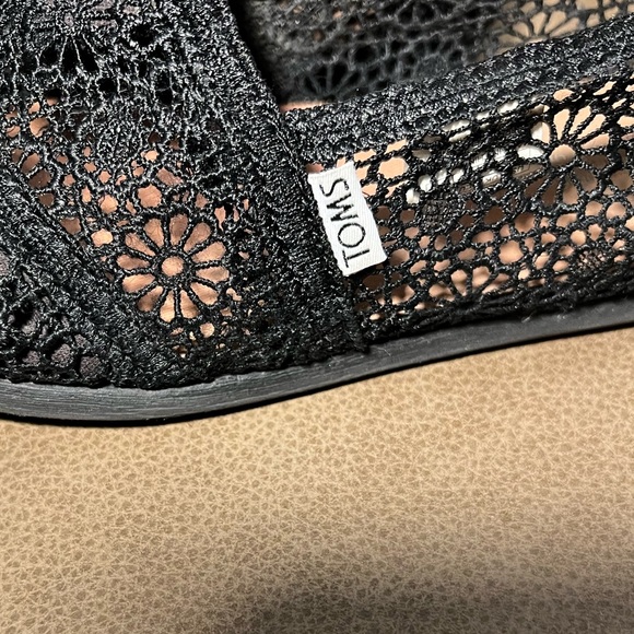 Toms Classic Crochet Slip-On Flat - Picture 8 of 14